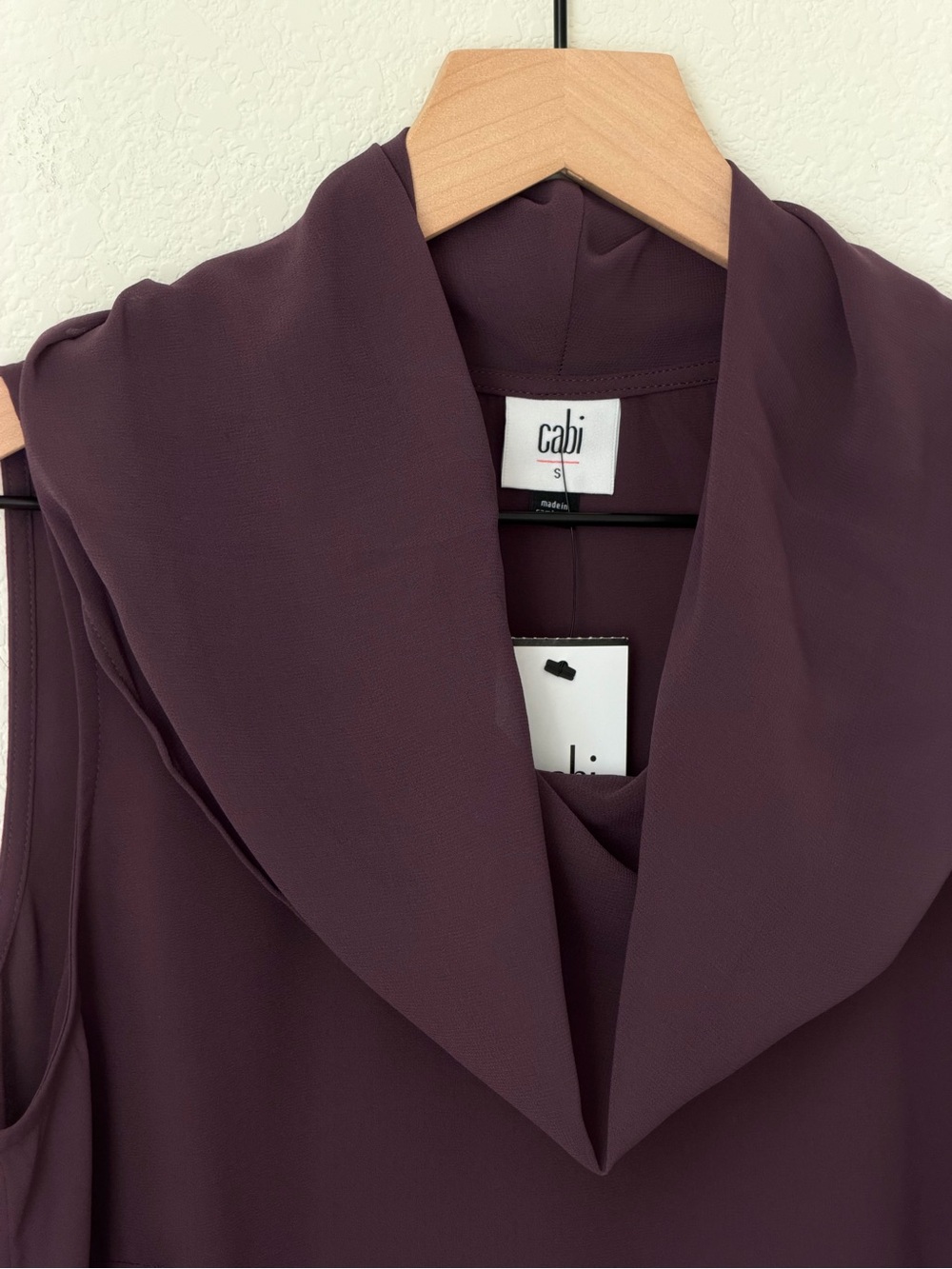 Cabi Surround Drapey Cowl Neck Sleeveless Chiffon Blouse Top 3978 Plum Sz Small — image 4 of 8